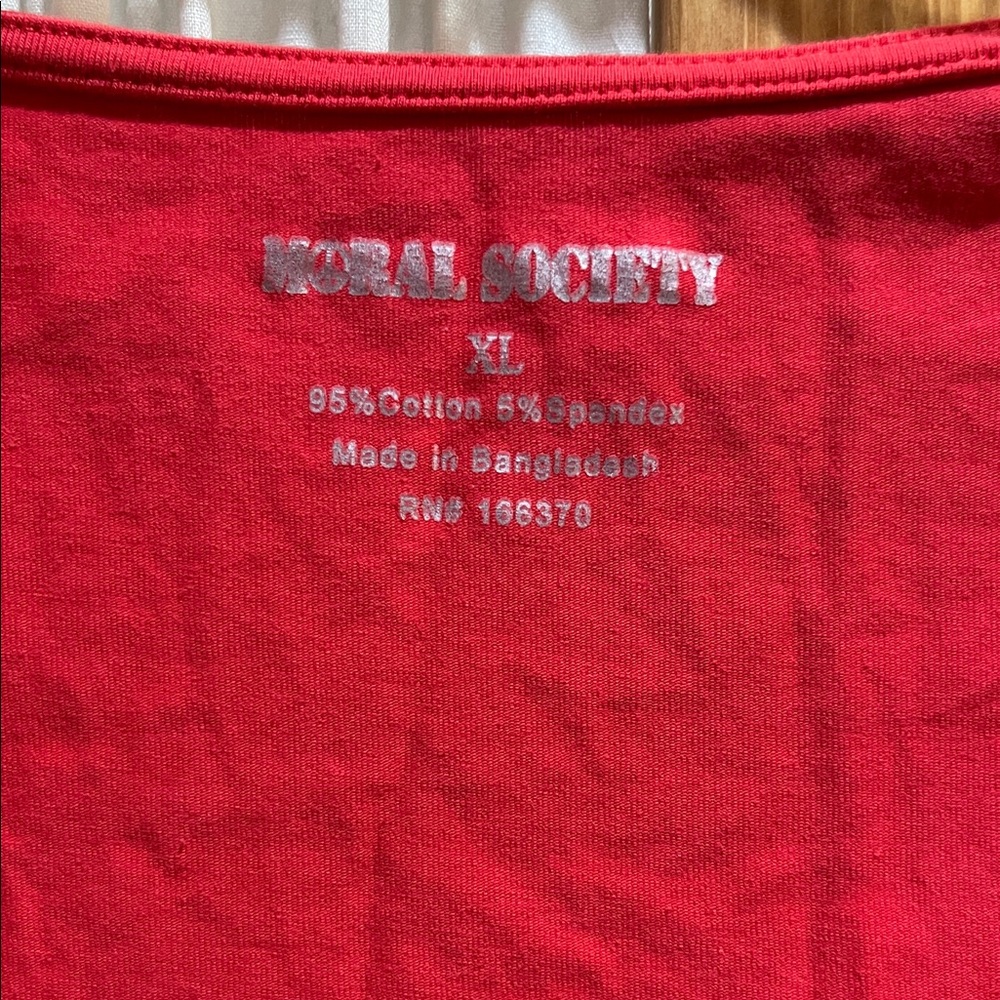 Women's Red Top - Picture 2 of 3
